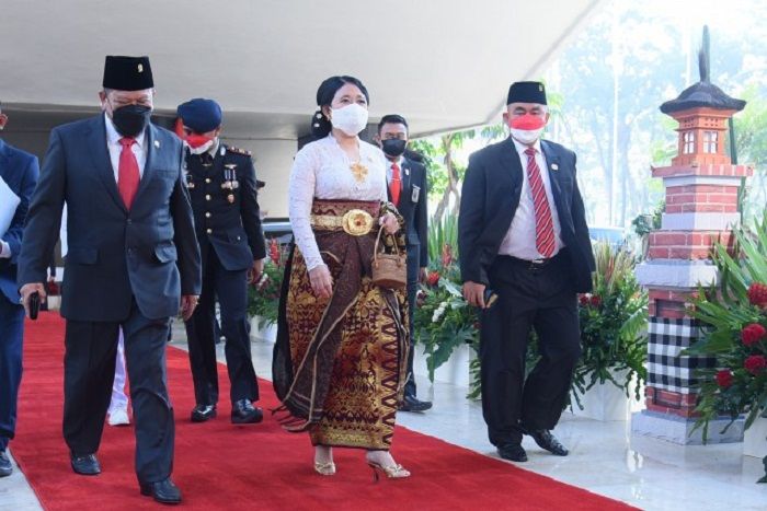 Ketua DPR RI Puan Maharani kenakan Pakaian Adat Bali pada Sidang Tahunan di Senayan (KarawangPost/DPR)