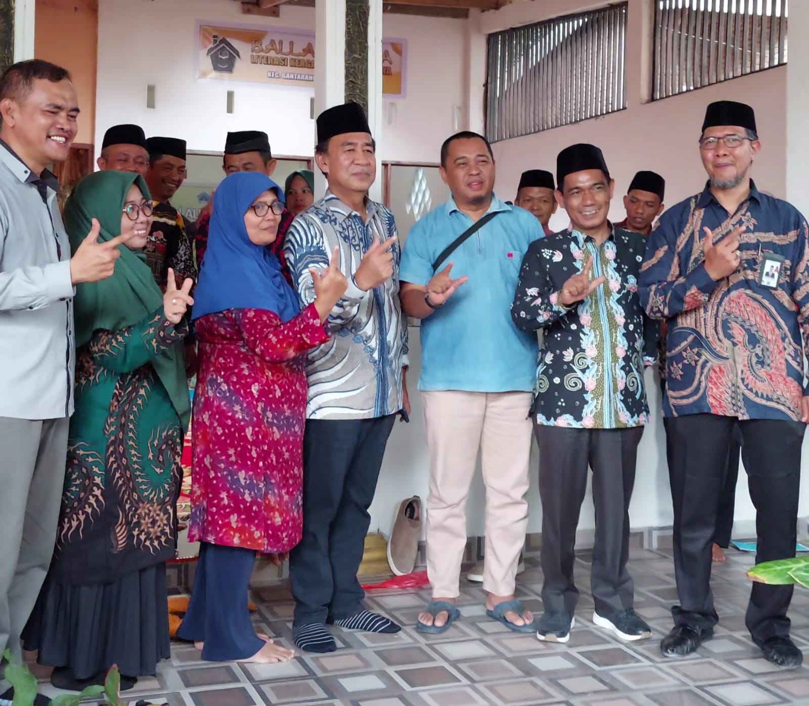 Ketua Komisi VIII DPR RI Dr H Ashabul Kahfi hadir secara langsung dalam peresmian Balla Bicara Rumah Literasi Keagamaan Islam, Sabtu (10/9) di Kecamatan Gantarangkeke, Kabupaten Bantaeng, Sulawesi Selatan.