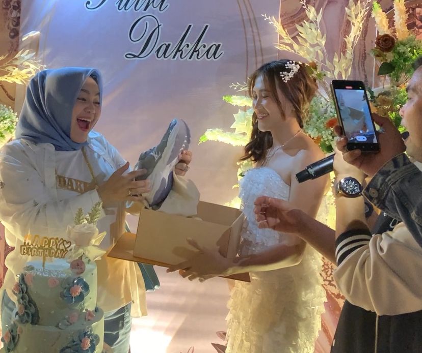 Ultah Putri Dakka, Dapat Hadiah Senilai Miliaran Rupiah dari Suami